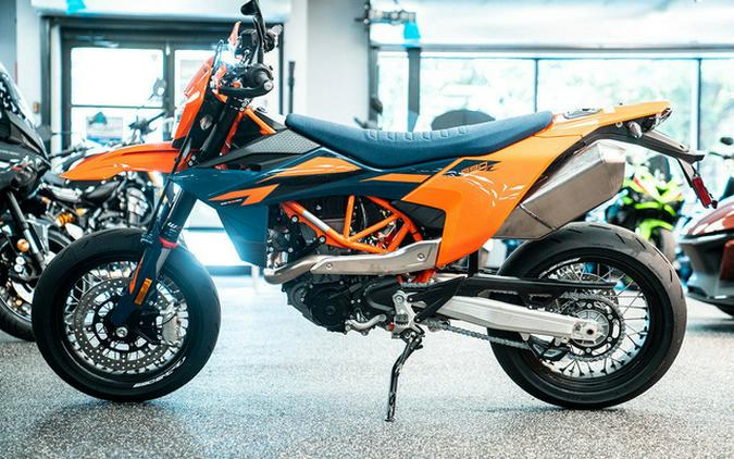 2026 KTM SMC 690 R