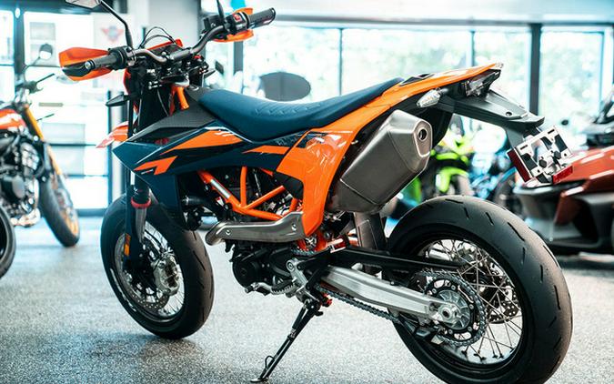 2026 KTM SMC 690 R