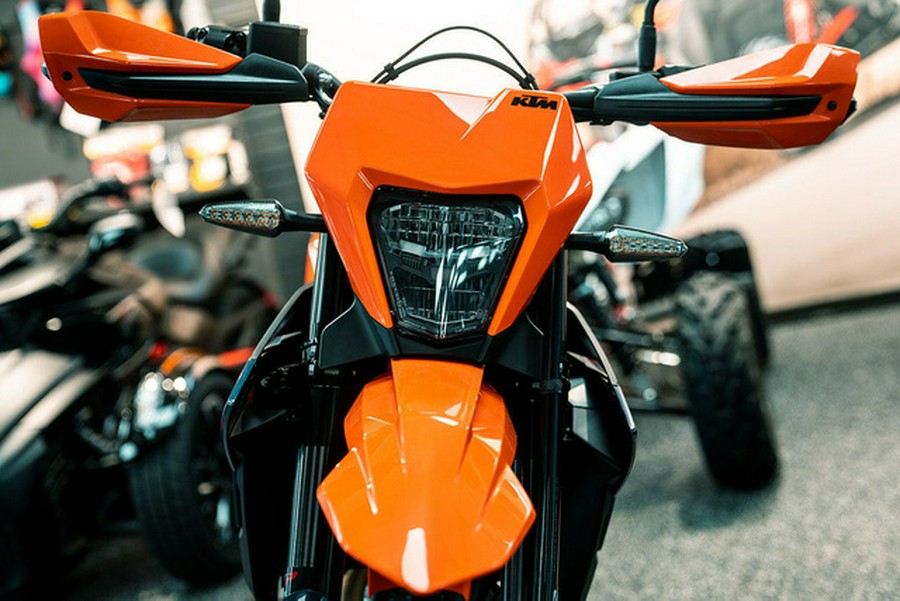 2026 KTM SMC 690 R