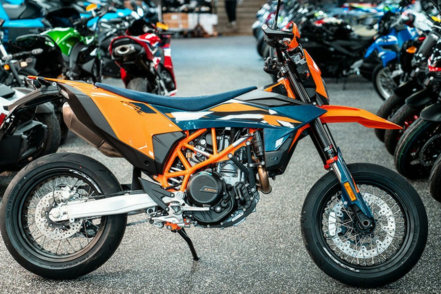 2026 KTM SMC 690 R