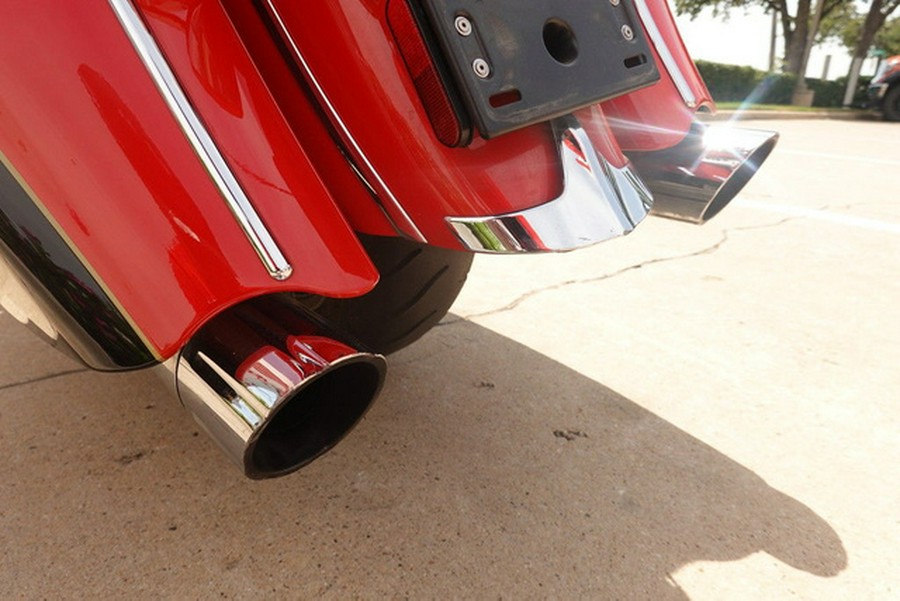 2017 Indian Chieftain Wildfire Red Over Thunder Black