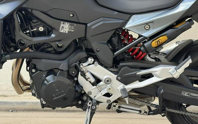 2022 BMW F900R
