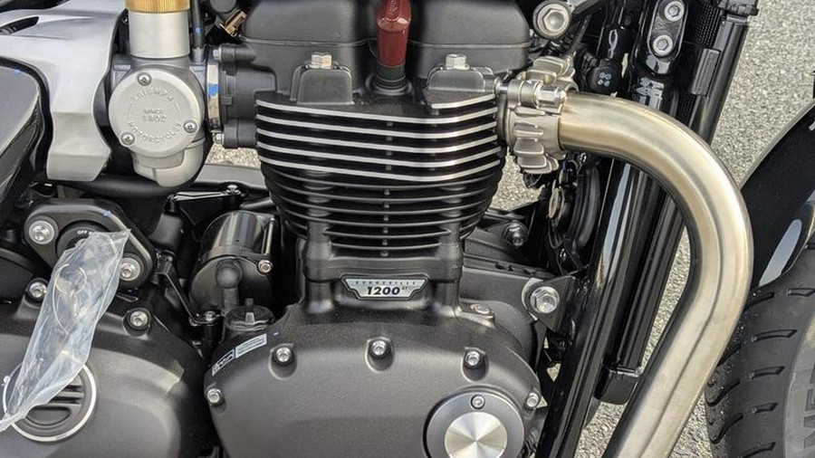 2026 Triumph Bonneville Bobber Interstellar Blue