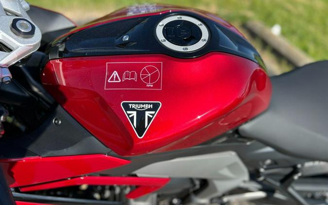 2025 Triumph Daytona 660 Carnival Red/Sapphire Black 660