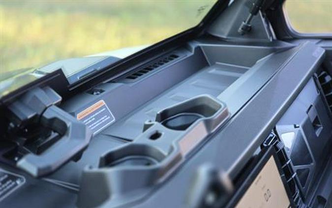 2026 Can-Am Defender Limited HD11