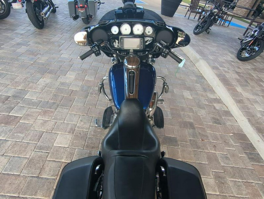 2017 Harley-Davidson® FLHXS - Street Glide® Special