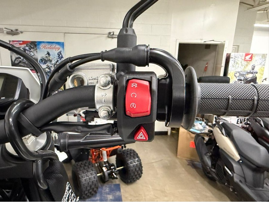 2025 Suzuki DR-Z 4SM Base