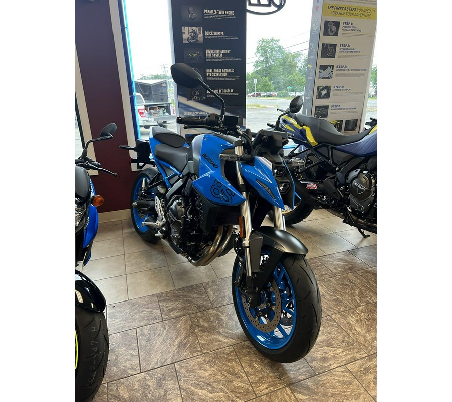 2023 Suzuki GSX-8S