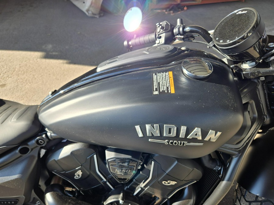 2025 INDIAN MOTORCYCLE SCOUT BOBBER LIMITED WITH TECHNOLOGY PACKAGE