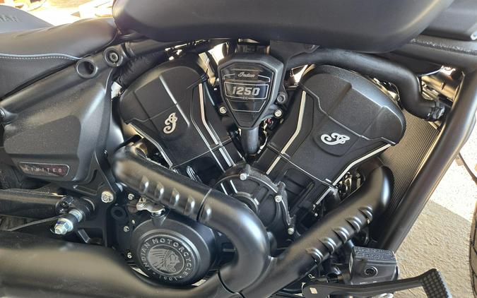 2025 INDIAN MOTORCYCLE SCOUT BOBBER LIMITED WITH TECHNOLOGY PACKAGE