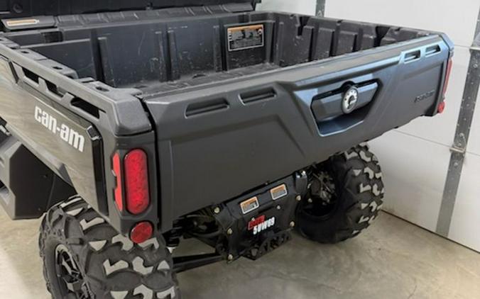 2023 Can-Am® 2023 Defender XT HD9 Black
