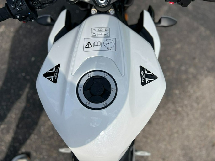 2024 Triumph Street Triple 765 R Crystal White REET TRIPLE R