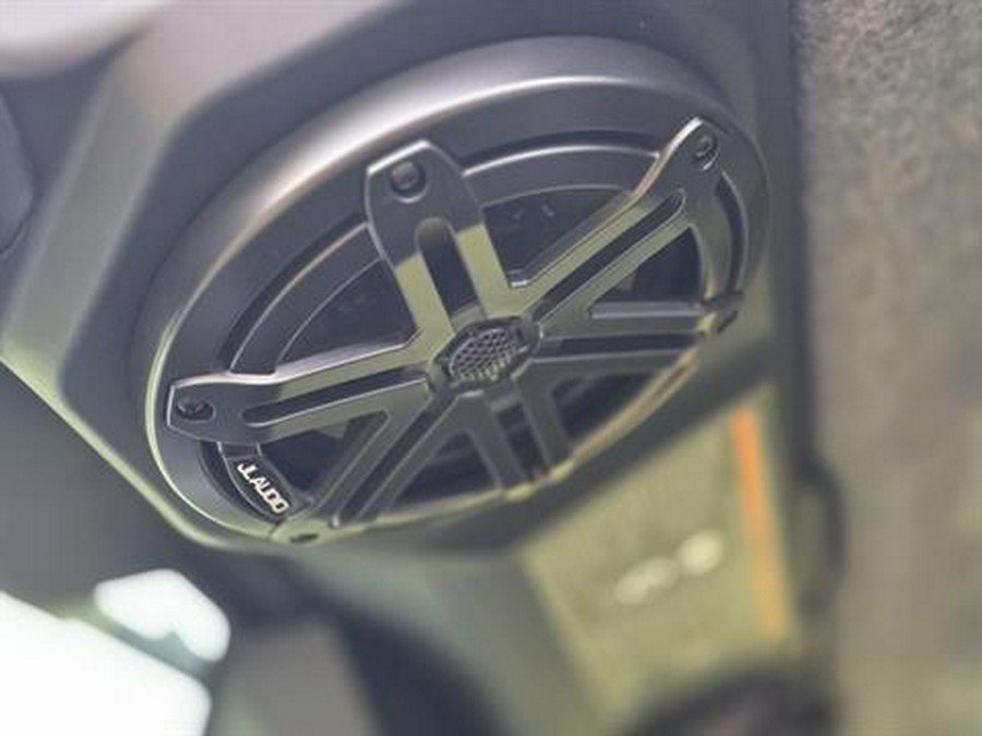 2026 Can-Am Defender MAX Limited HD11