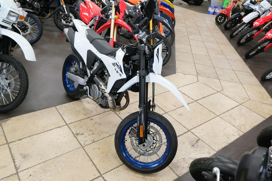 2025 SUZUKI DRZ400SM