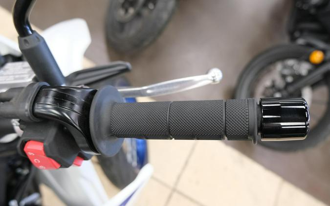 2025 SUZUKI DRZ400SM