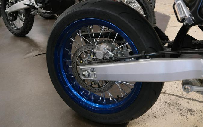 2025 SUZUKI DRZ400SM