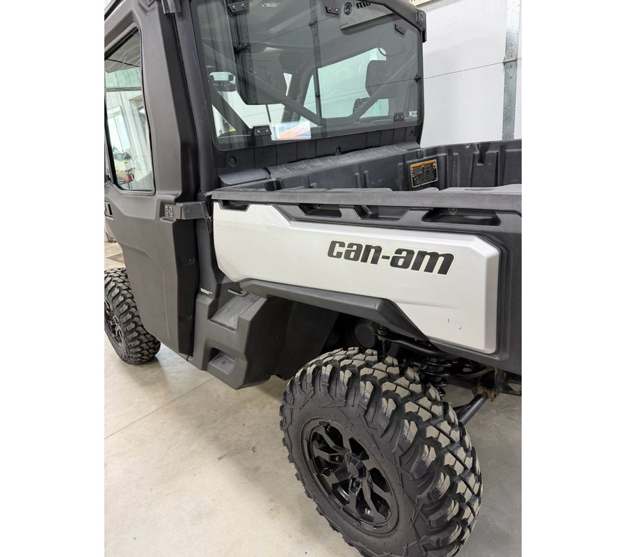 2020 Can-Am® 2020 Defender XT Cab/Heat HD8