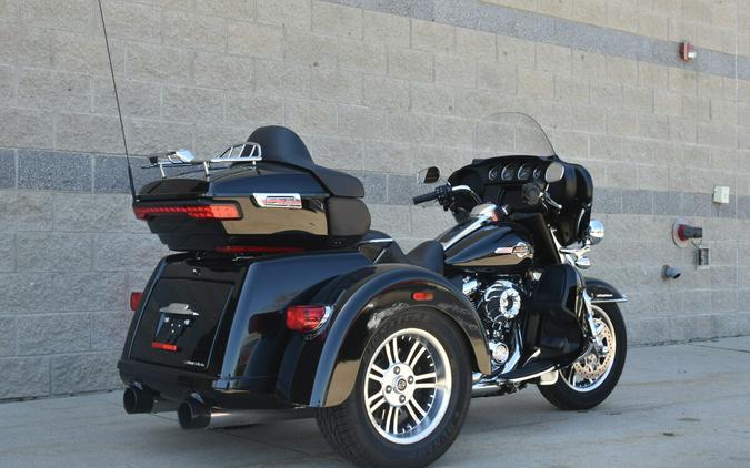 2024 Harley-Davidson Tri Glide Ultra FLHTCUTG