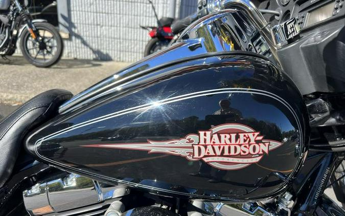 2010 Harley-Davidson® FLHTC - Electra Glide® Classic