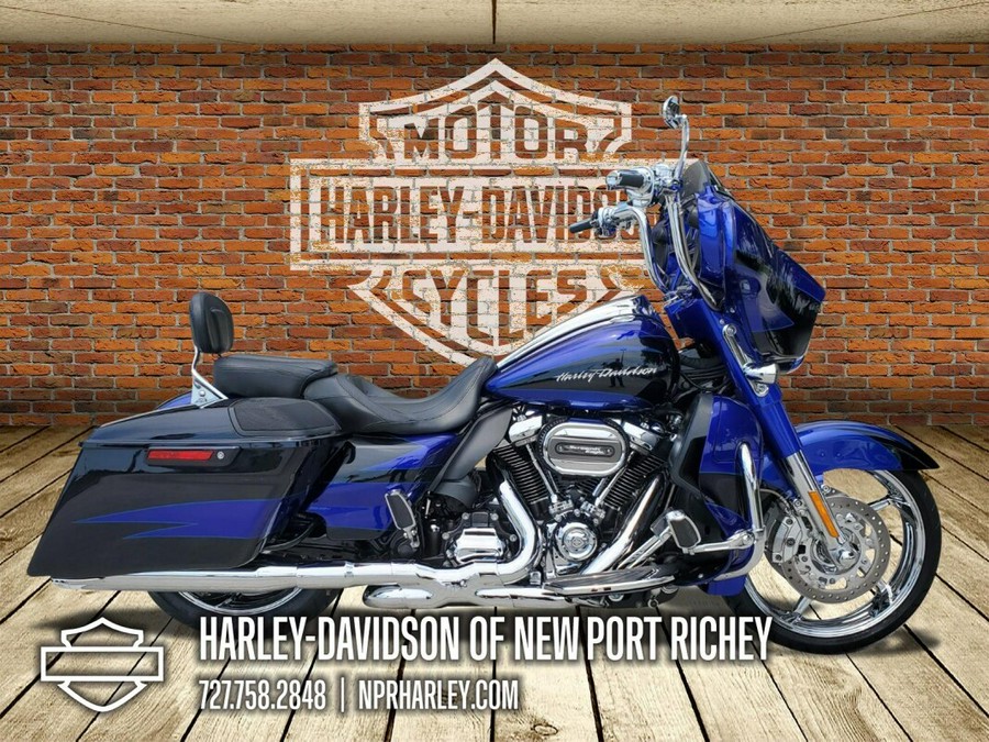 2017 Harley-Davidson CVO™ Street Glide