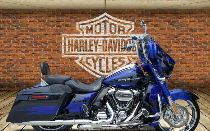 2017 Harley-Davidson CVO™ Street Glide