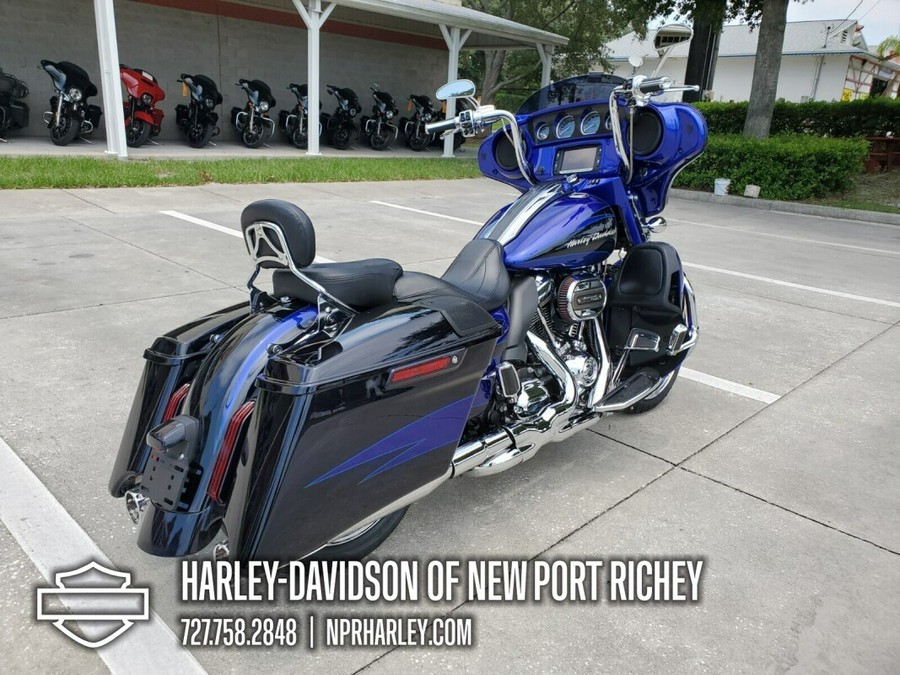 2017 Harley-Davidson CVO™ Street Glide