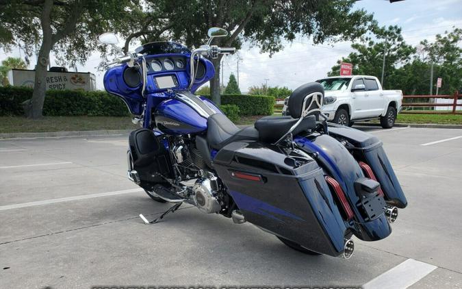 2017 Harley-Davidson CVO™ Street Glide