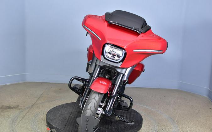 2025 Harley-Davidson Street Glide Brilliant Red
