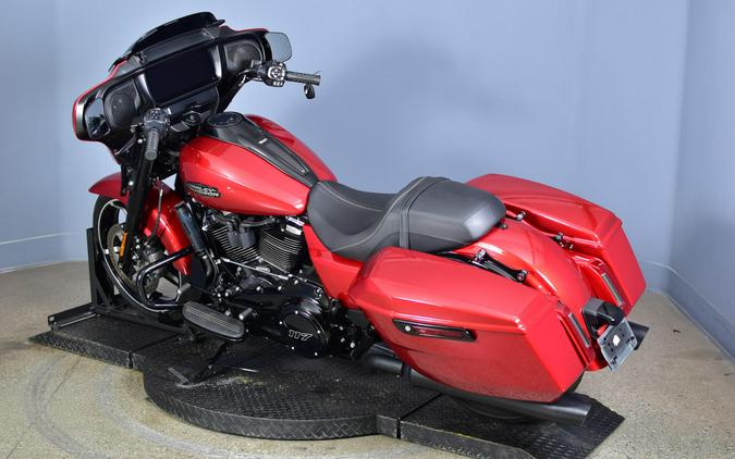 2025 Harley-Davidson Street Glide Brilliant Red