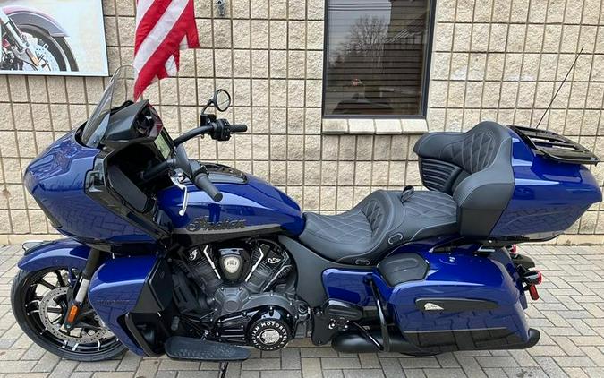 2024 Indian Motorcycle® Pursuit® Dark Horse® with PowerBand Audio Package Springfield Blue