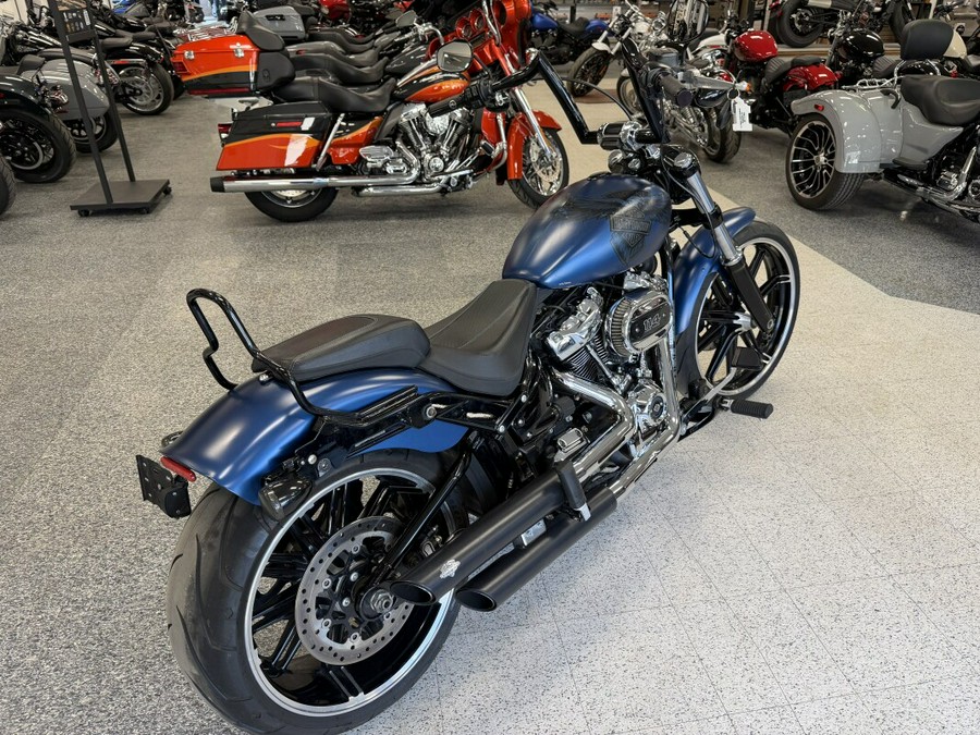 2018 Harley-Davidson® 115th Anniversary Breakout® 114 Legend Blue Denim