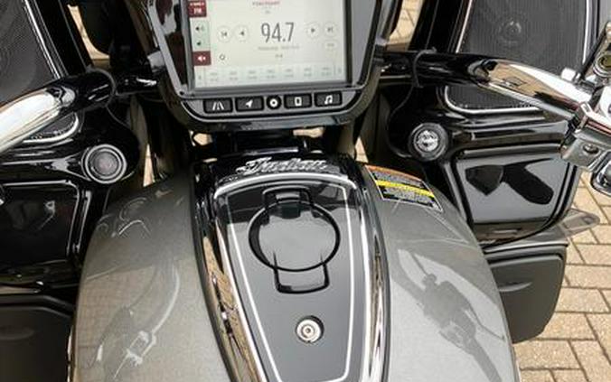 2024 Indian Motorcycle® Pursuit® Limited® with PowerBand Audio Package Titanium/Black Metallic