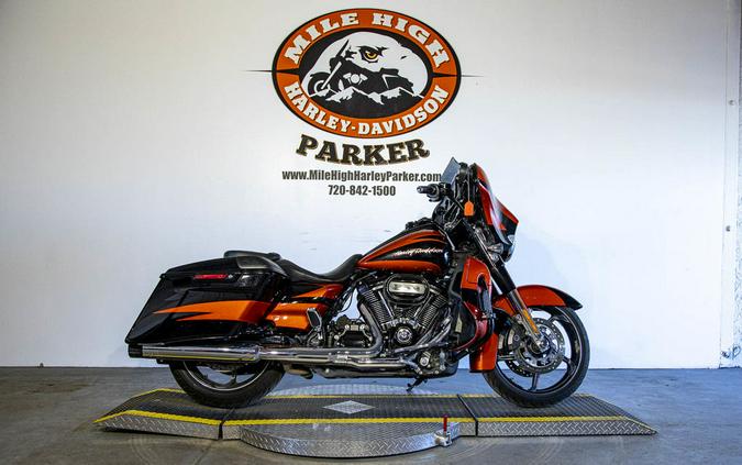 2017 Harley-Davidson® FLHXSE - CVO™ Street Glide®