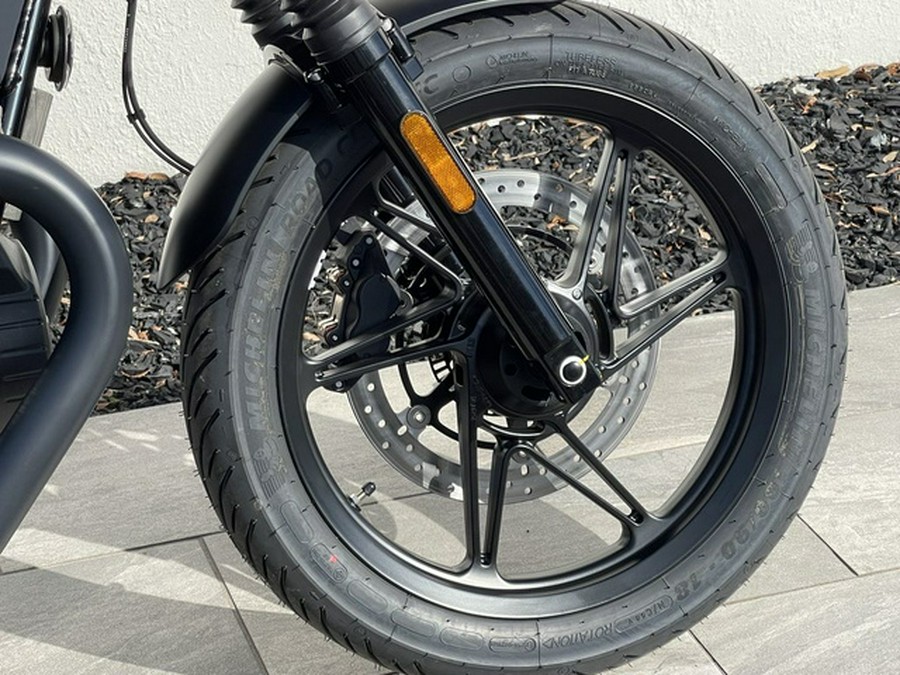 2024 Moto Guzzi V7 Stone
