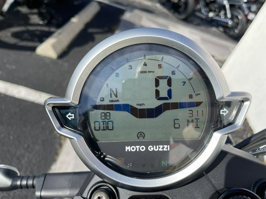 2024 Moto Guzzi V7 Stone