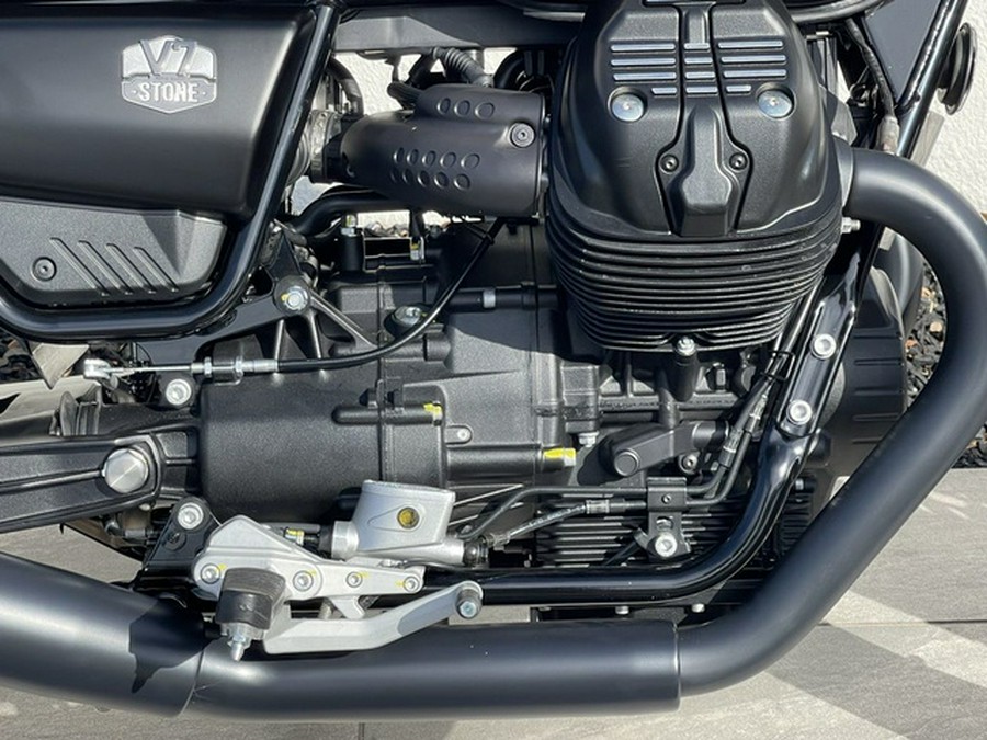 2024 Moto Guzzi V7 Stone