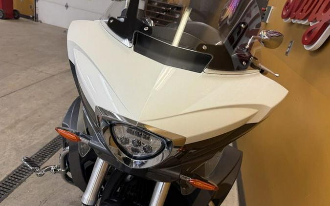 2016 Victory Motorcycles Cross Country Tour Two-Tone White Pearl And Gray