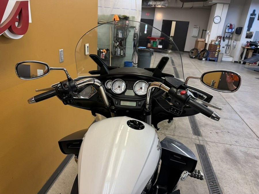 2016 Victory Motorcycles Cross Country Tour Two-Tone White Pearl And Gray