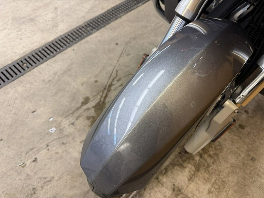 2016 Victory Motorcycles Cross Country Tour Two-Tone White Pearl And Gray
