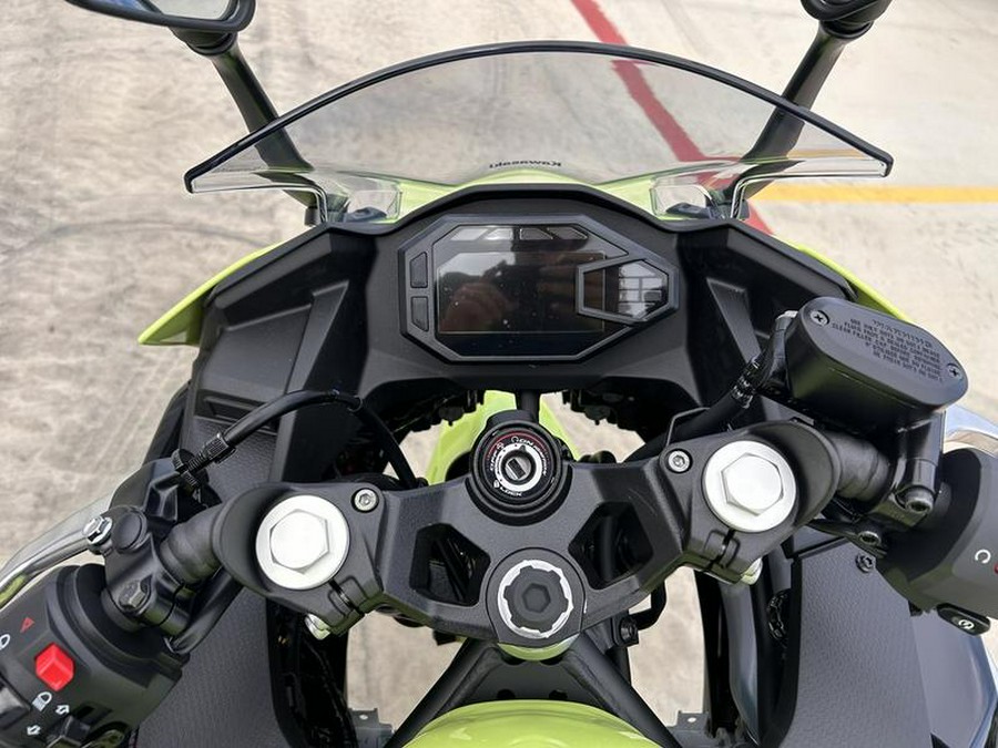 2026 Kawasaki Ninja® 500 ABS Metallic Yellowish Green/Ebony