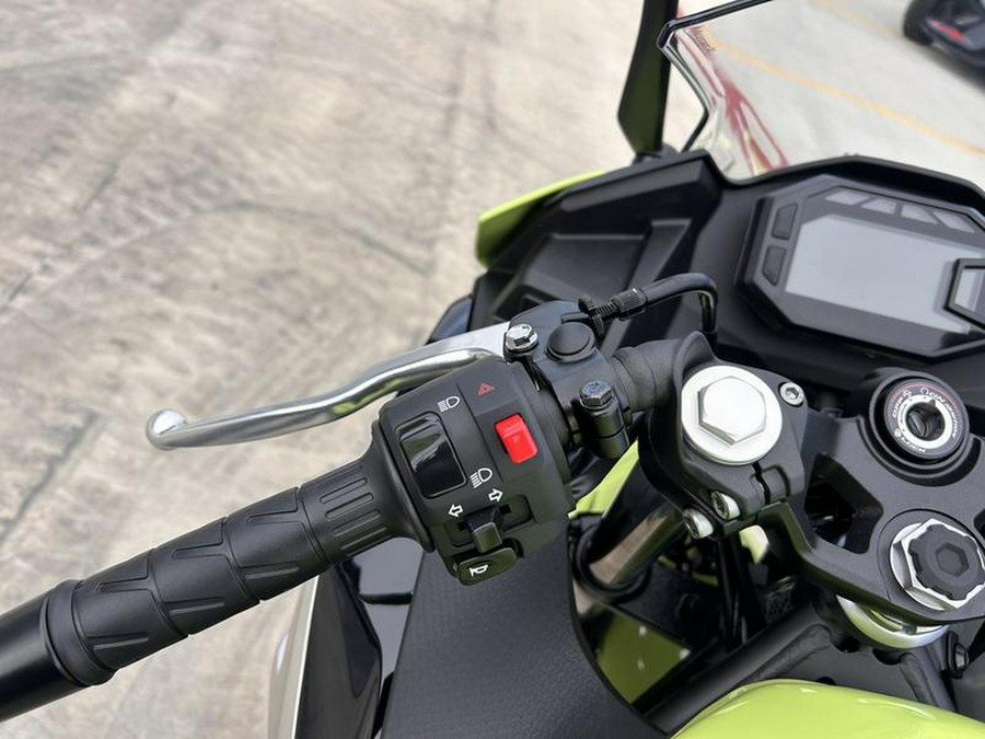 2026 Kawasaki Ninja® 500 ABS Metallic Yellowish Green/Ebony