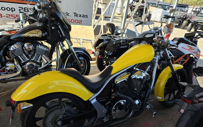 2022 HONDA FURY BASE