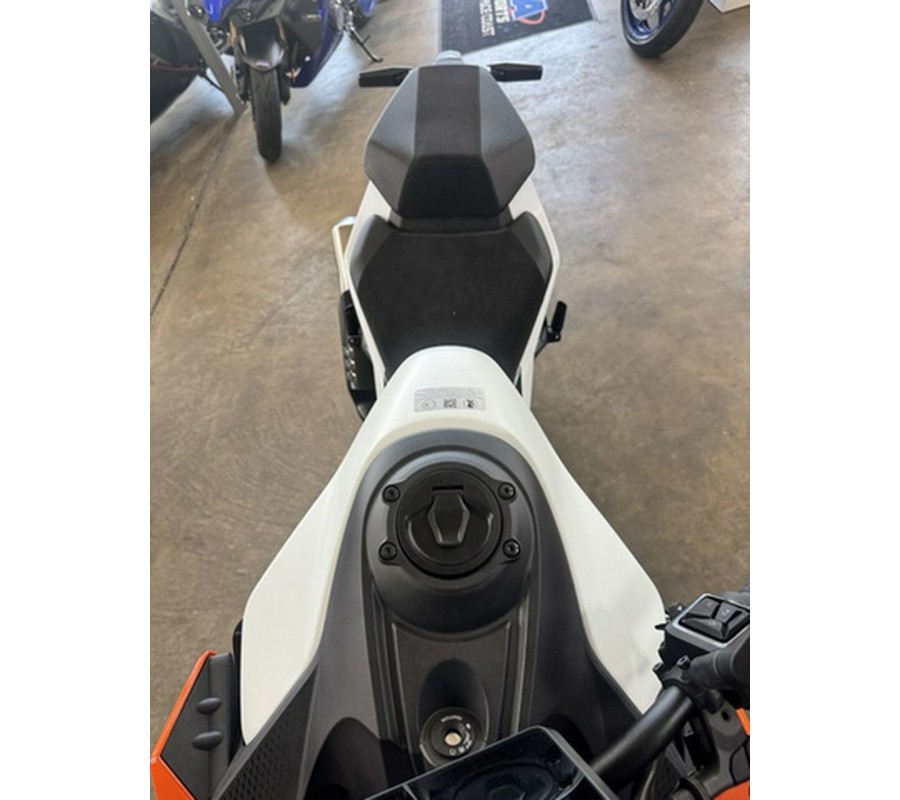2027 KTM Duke 990