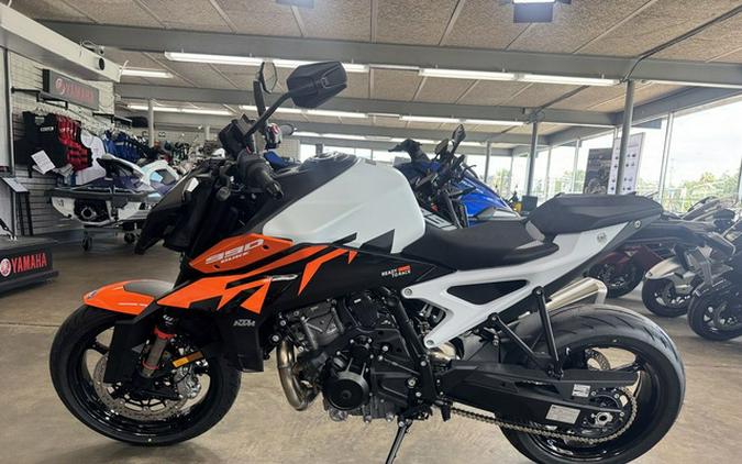2027 KTM Duke 990