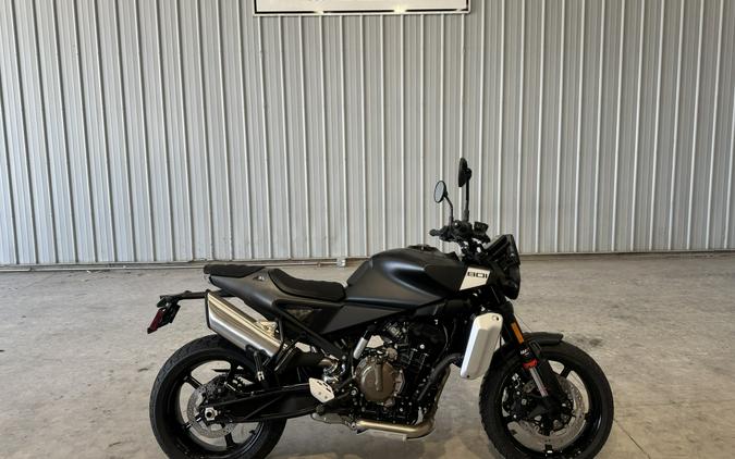 2025 Husqvarna Svartpilen 801