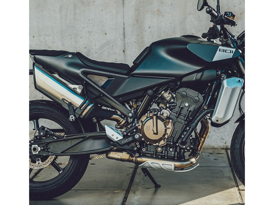 2025 Husqvarna Svartpilen 801