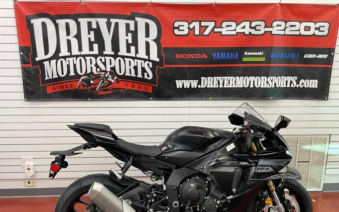 2025 Yamaha YZFR1 R1