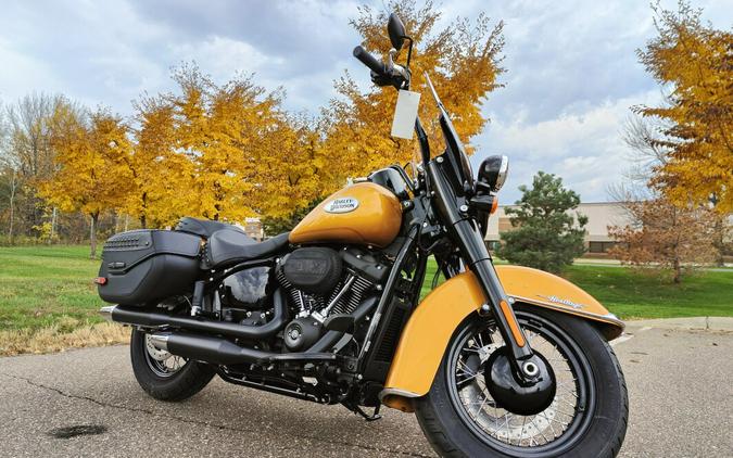 2023 Harley-Davidson Heritage Classic Prospect Gold – Black Finish