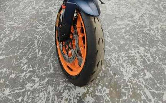 2023 KTM Duke 890 R