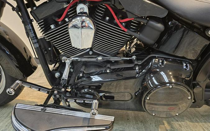 2016 Harley-Davidson® Fat Boy® Vivid Black FLSTFBS